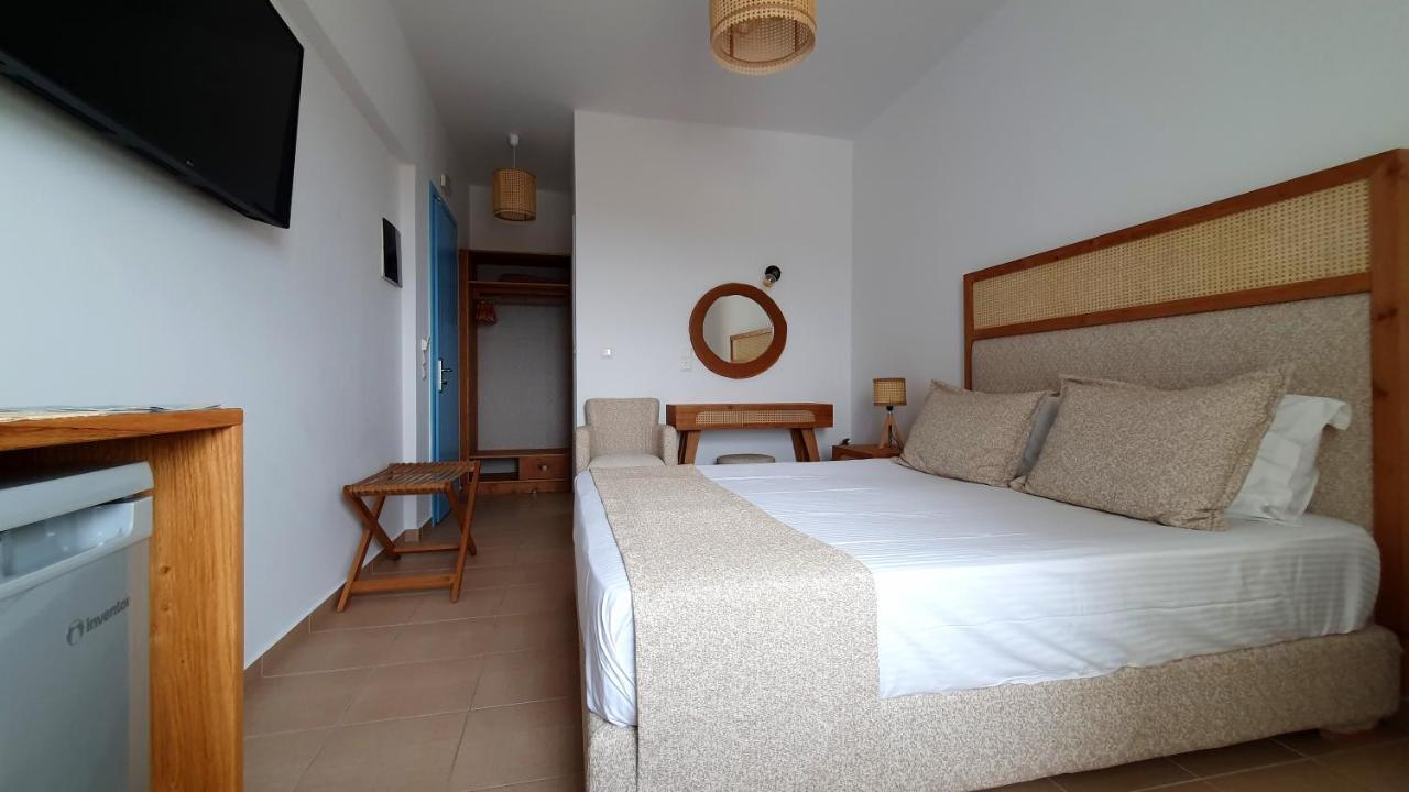 Sarakiniko Rooms Adamantas  Exterior photo