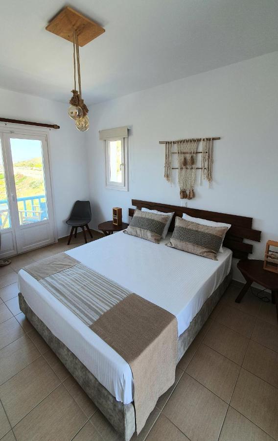 Sarakiniko Rooms Adamantas  Exterior photo