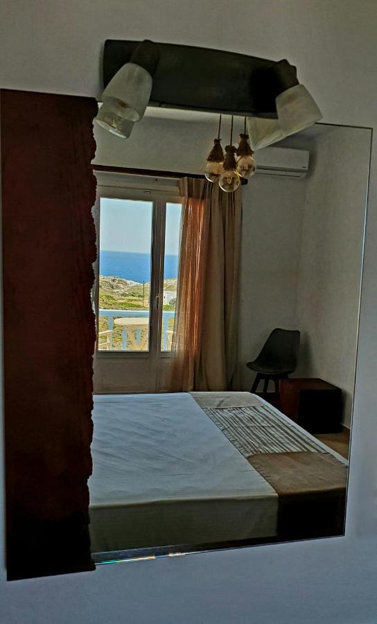 Sarakiniko Rooms Adamantas  Exterior photo