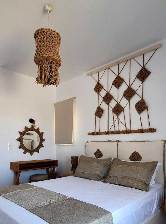 Sarakiniko Rooms Adamantas  Exterior photo