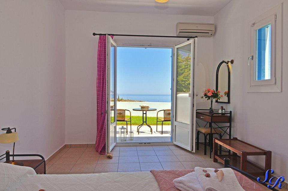 Sarakiniko Rooms Adamantas  Exterior photo