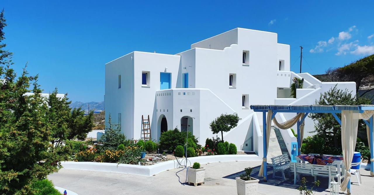 Sarakiniko Rooms Adamantas  Exterior photo